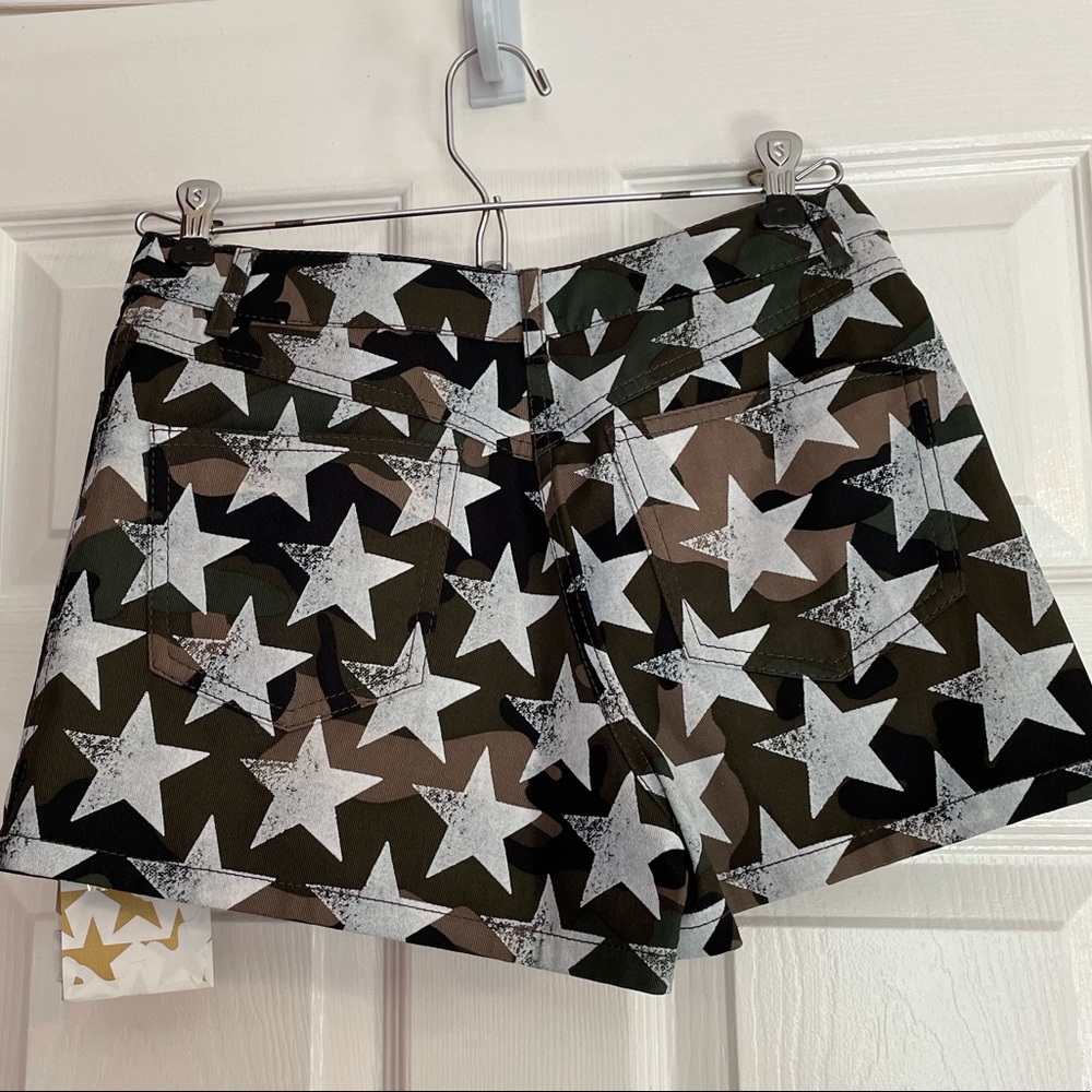 💥NWT💥 Valentino Star print shorts - Picture 4 of 6